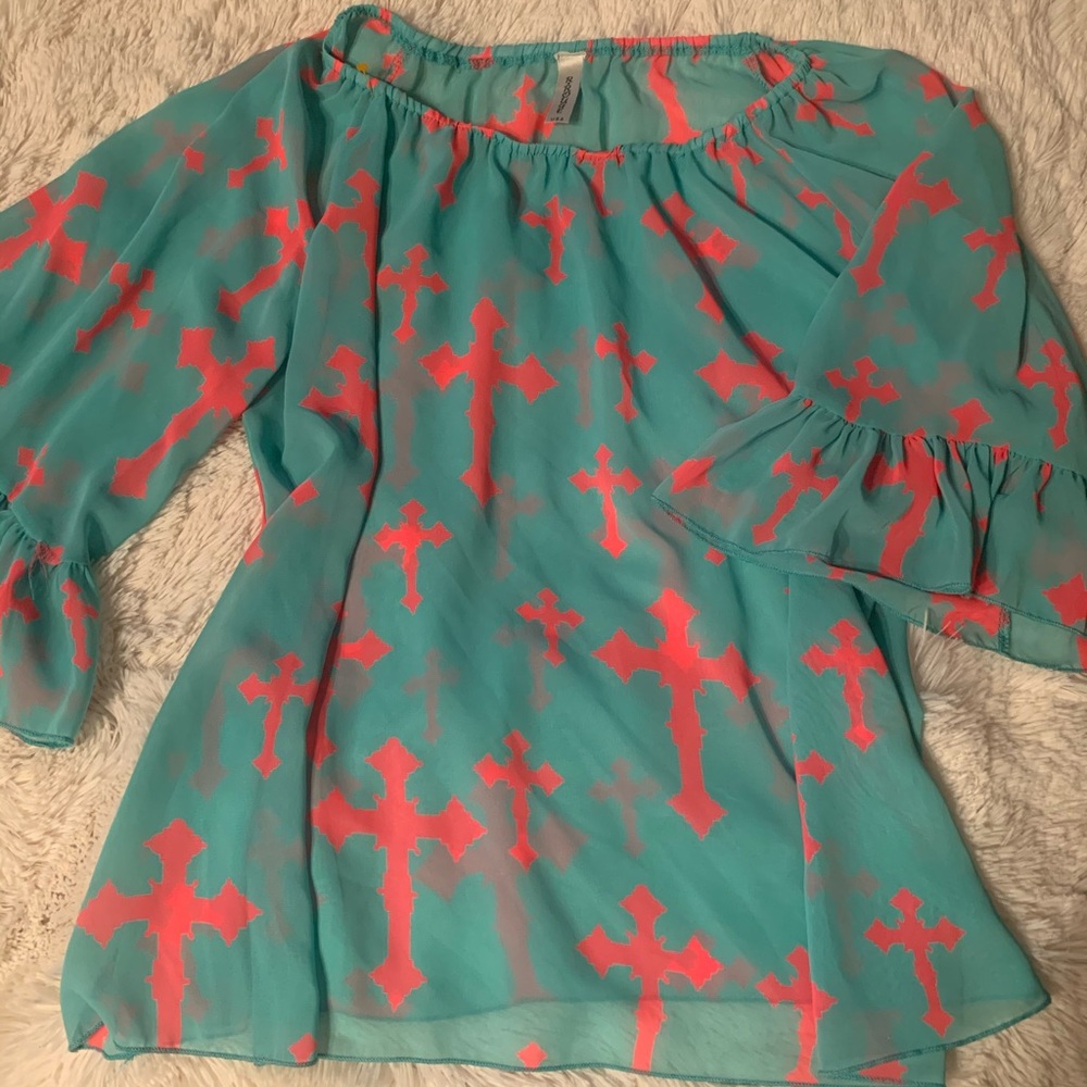 Beautiful R. Rouge shirt